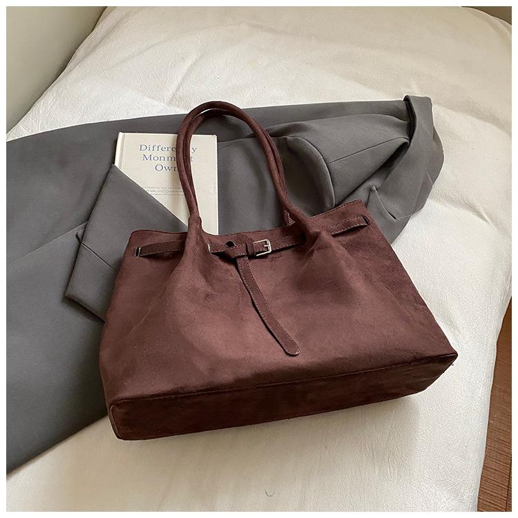 Retro high-value underarm bag women's 2025 new large-capacity suede tote bag simple shoulder commuter bag