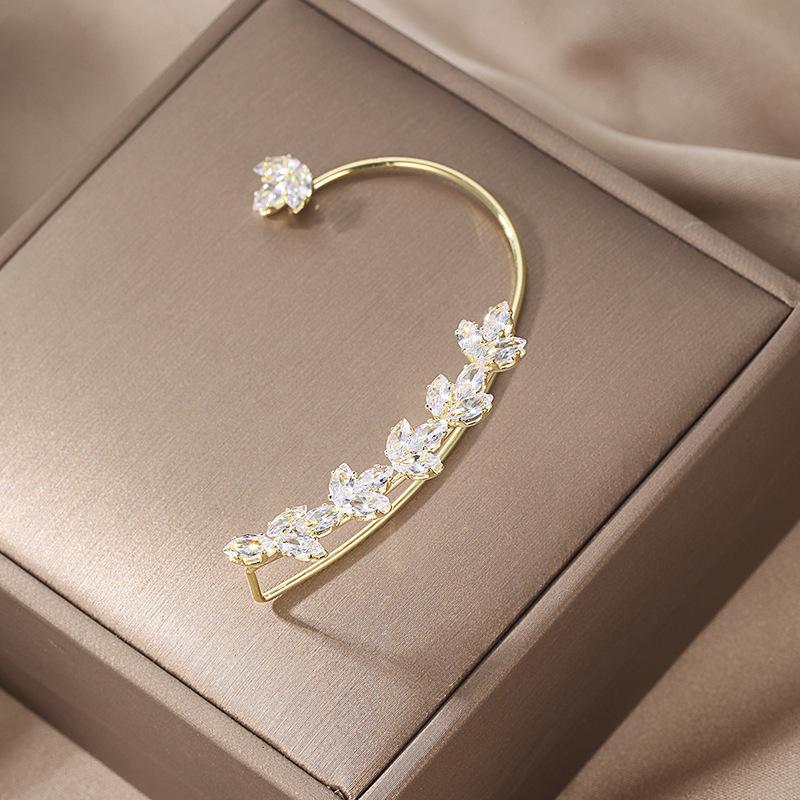 

Модный индивидуальный темперамент Цирконовые цветы и листья без отверстий для ушей Простой зажим для ушей женский