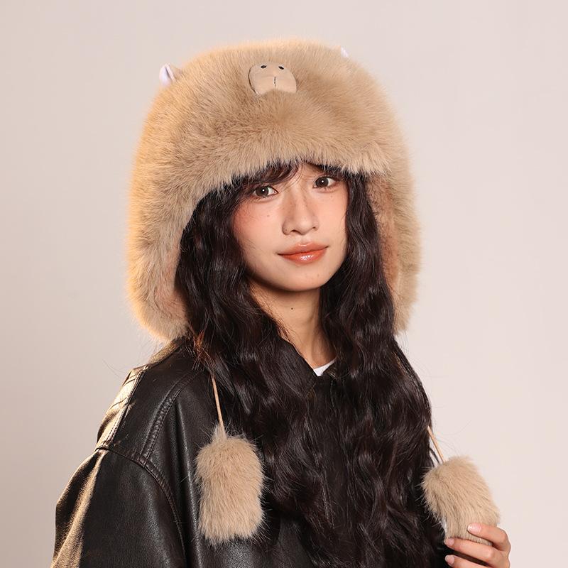 

Капибара Милая и Симпатичная Плюшевая Шапка для Женщин Большой Обхват Головы Мультяшная Шапка-Пуловер Защита от Холода Теплая Защита Ушей Шапка Лей Фэн M（56-58cm）