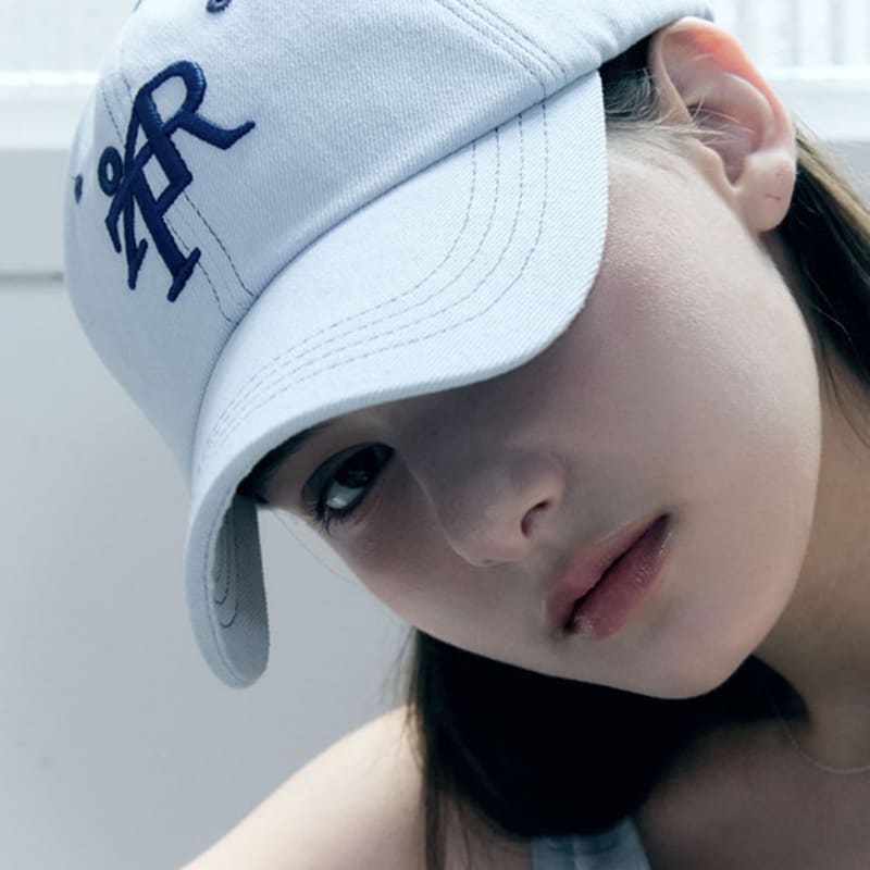 Oart Signature Typo Stitch Cap [LIGHT BLUE]