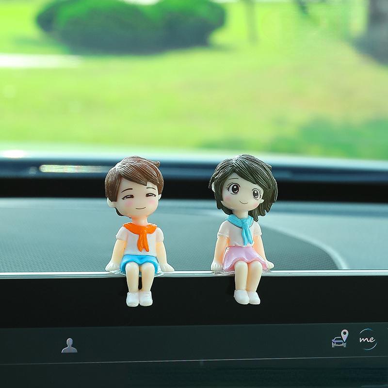 Internet-famous Car Ornaments Interior Decorations for Cars Cute Kissing Couple Dolls Decorative Ornaments for Electric Vehicles