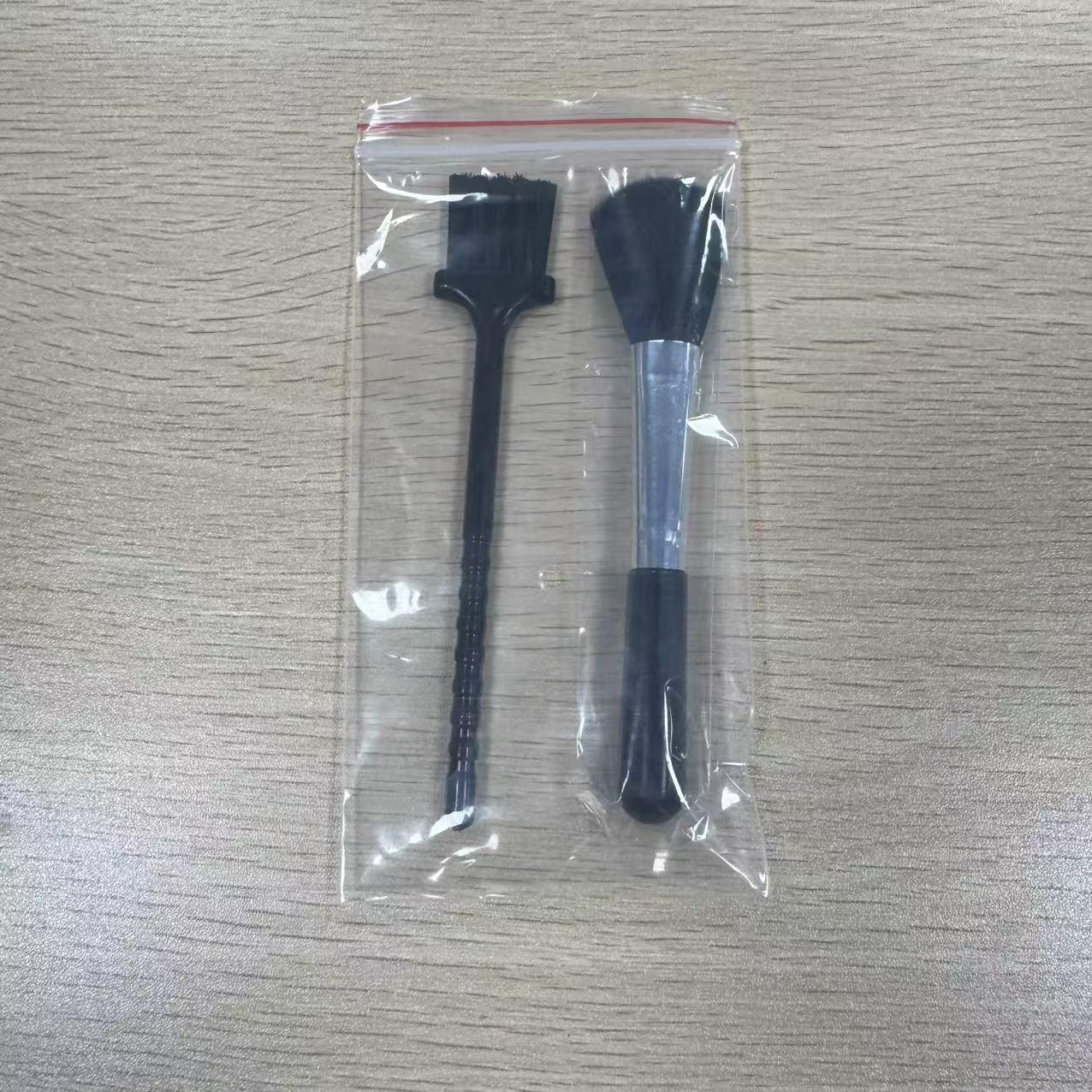 

Multifunctional Soft Bristle Fan and Button Gap Cleaning Brush Set