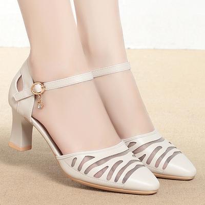 Сандалі з ажурним дизайном Жіночі Літо 2025 Сандалі з ремінцем на щиколотці Жіночі Середні підбори Чорного кольору Модні туфлі Елегантні Милі