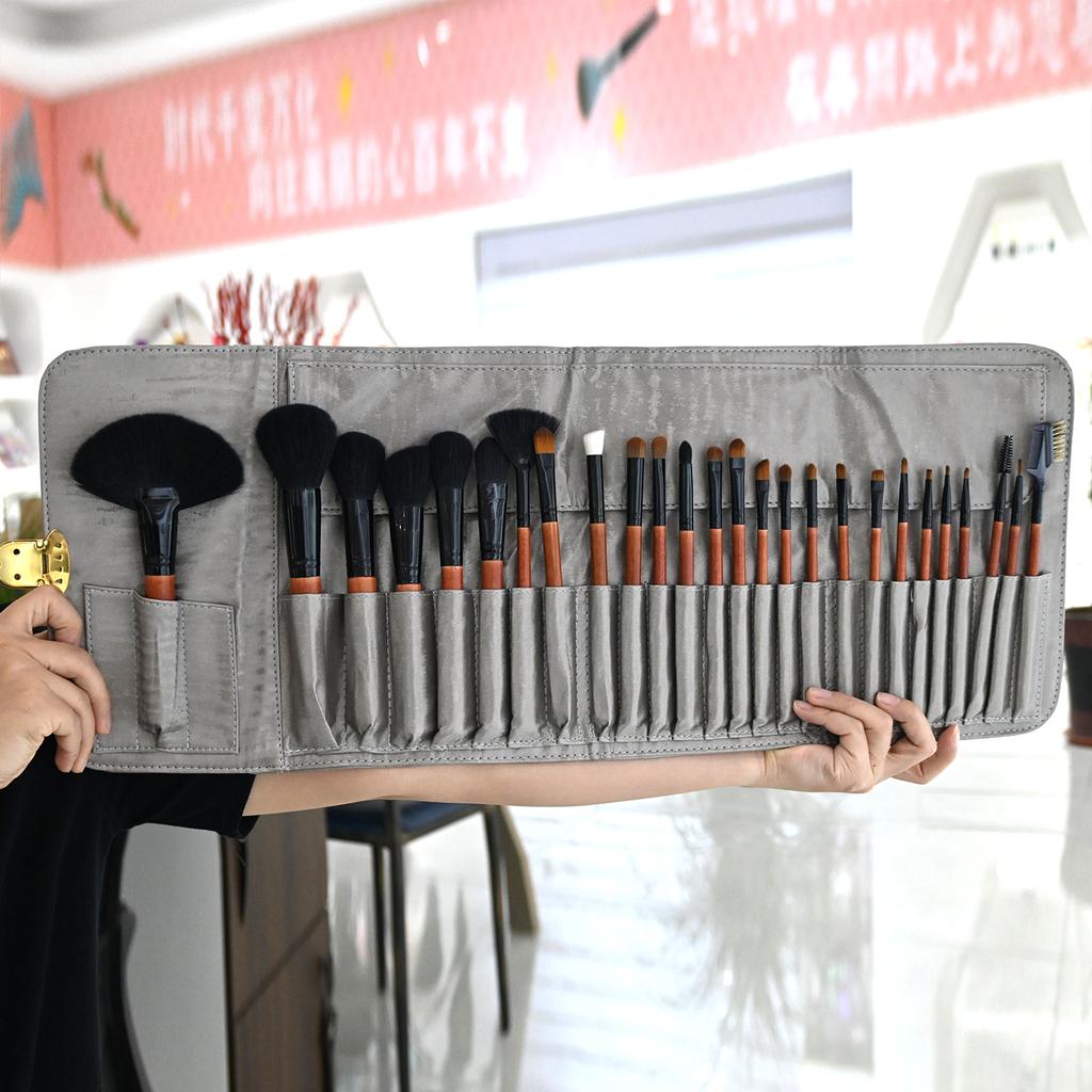 Um conjunto completo de 26 pincéis de maquiagem de pelo de animal, conjunto de maquiador profissional, pincel de contorno, pincel de sombra, pincel de beleza