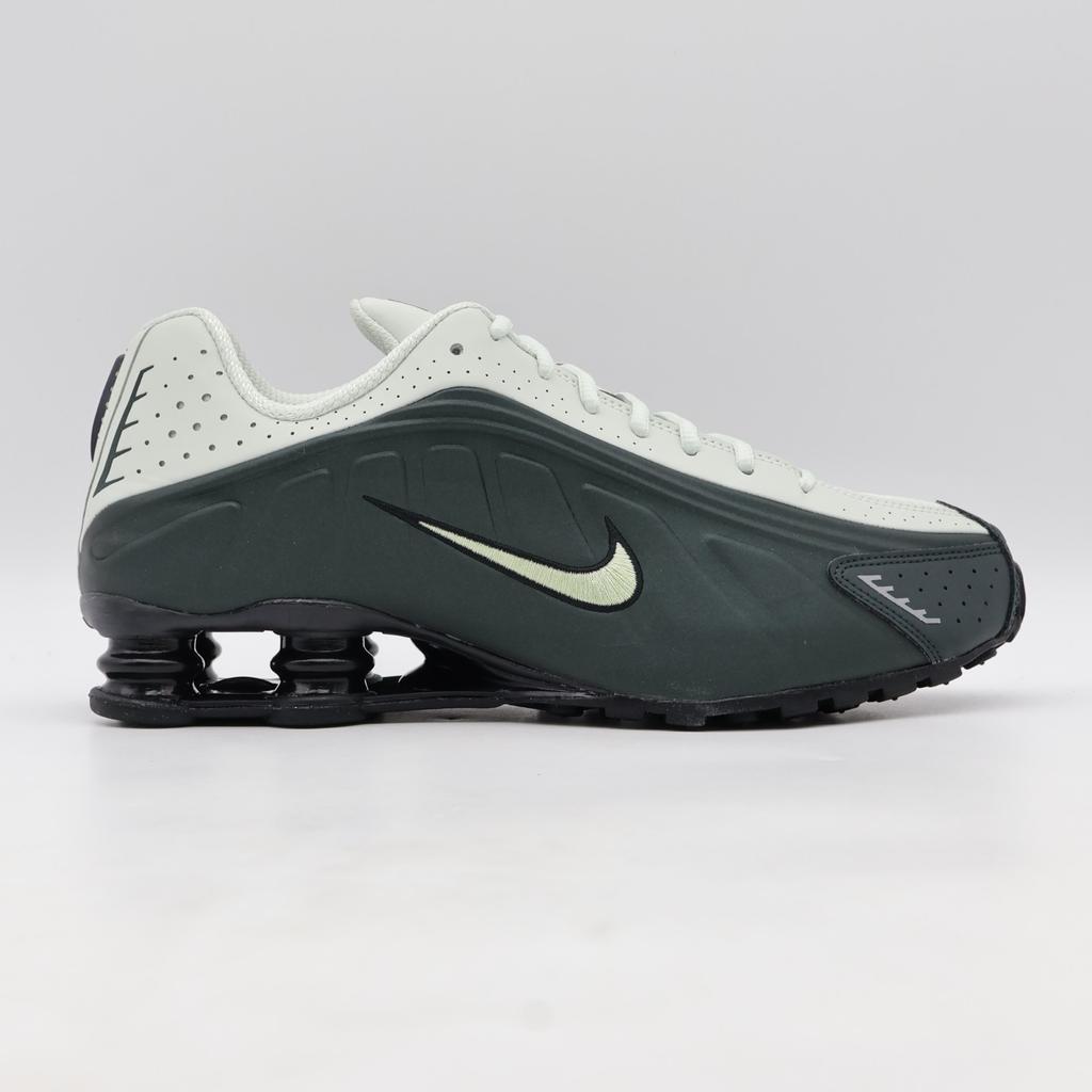 HQ1988-300 Nike Shox R4 Black Spruce Spruce Aura Black Olive Aura (Men's)