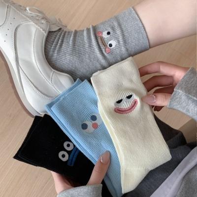 Herbst Reine Baumwolle, Niedliches Lächelndes Gesicht, Große Augen, Gestickt, Lustiges Mädchen, Neue und Freche Abstrakte Mid-Calf-Socken, Einfarbige Socken für Mädchen