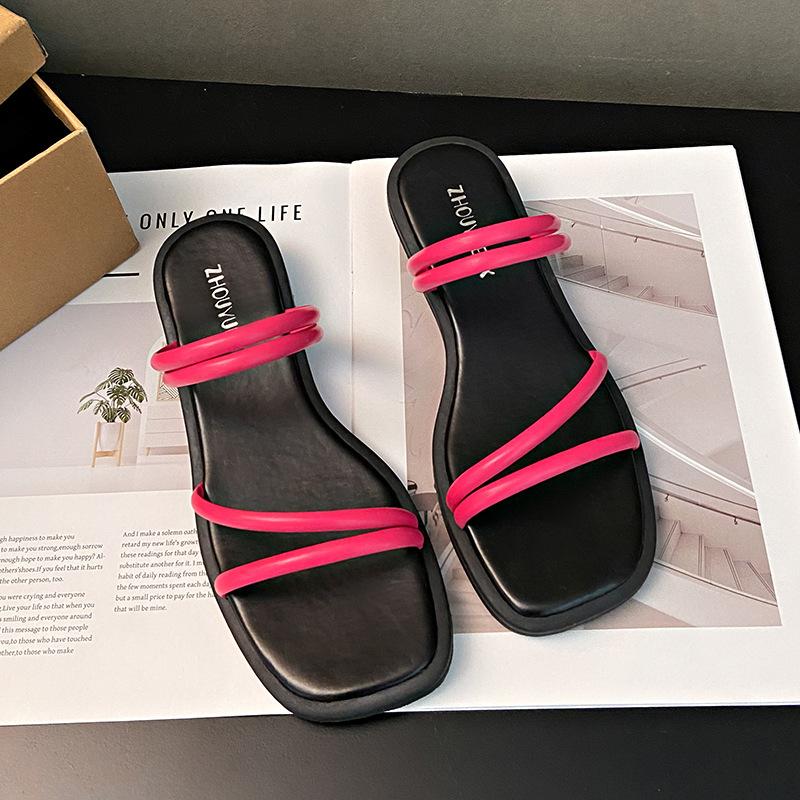 French Evening Breeze One-word Slippers Women's Summer Wear 2025 New Korean Version Fairy Retro Strap Flat Sandals