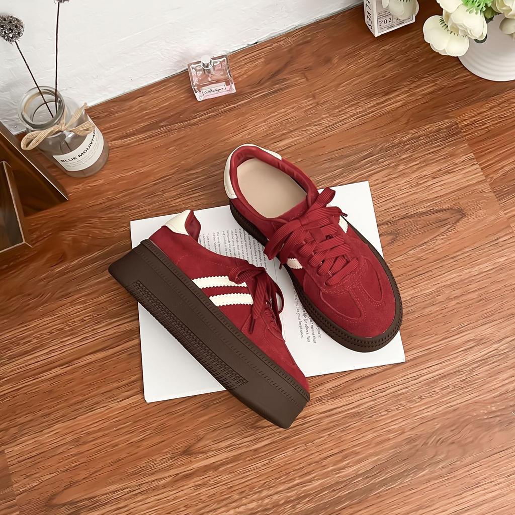 Grape mother spring new retro moral training shoes women's small thick-soled heightening sports shoes versatile flat baseplate shoes