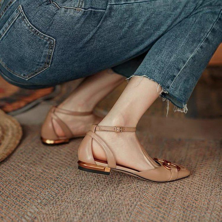 Retro metal buckle bag head hollow sandals women's low heel 2024 summer square head matte one-word buckle versatile flats