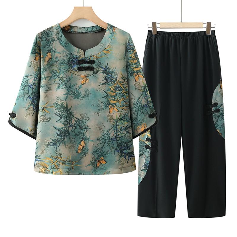

Summer Clothing Set: Stylish Short-Sleeve T-shirt & Loose Pants for Middle-Aged & Elderly Women 3XL (110-130 jin)