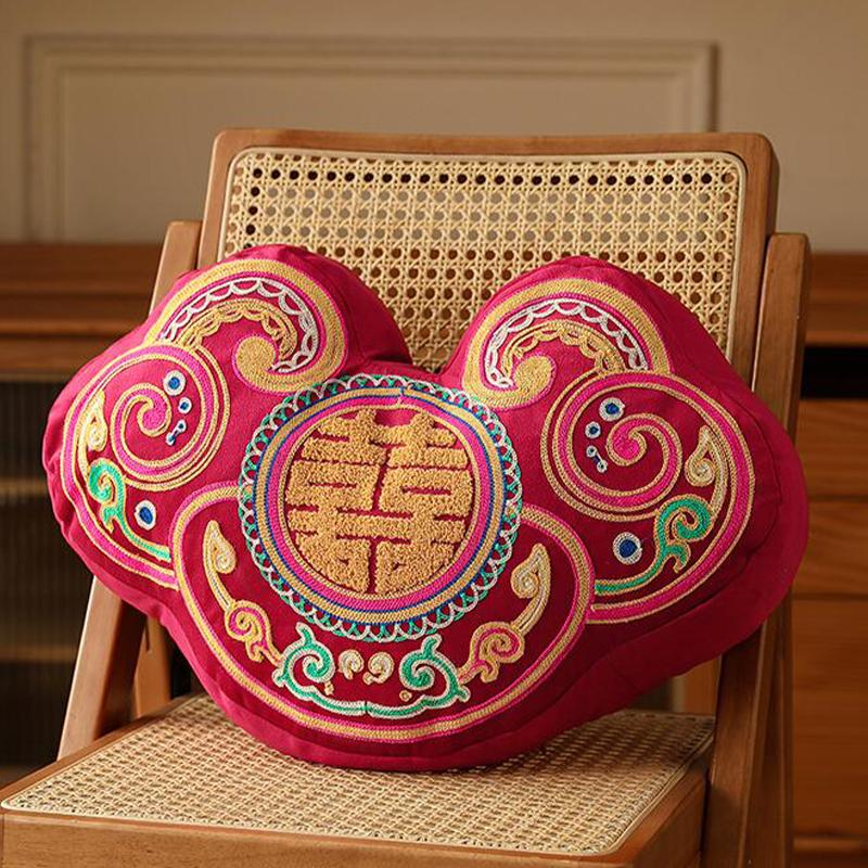 Chinese Red Embroidery Throw Pillow Chinese Traditional Wedding Room Decorative Pillow Engaged Bedding Layout Decor Cushion