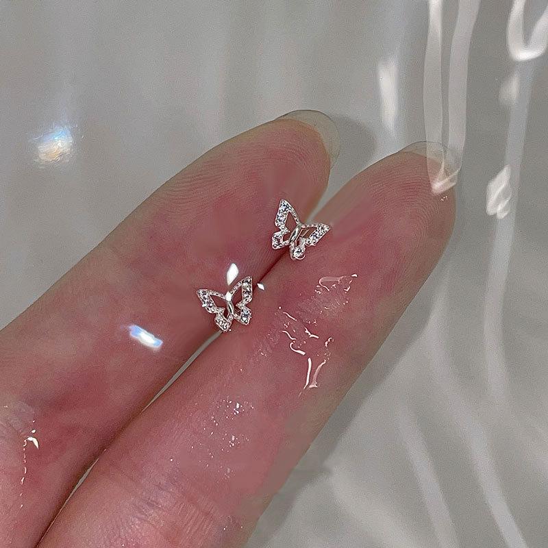 Small Fresh Butterfly Earrings for Women Simple and Fashionable Summer New Cute Small Earrings