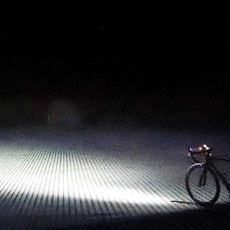 Nighttimes Cycling Headlight Regulable Brightness Bicycles Light Warning Light for Various Weather Conditions