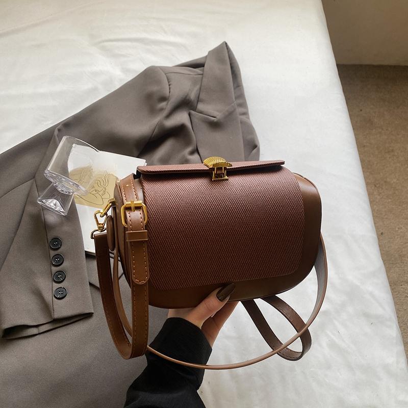 Minimalistische Modische Exquisite Damen-Schultertasche mit Schulterriemen-Design Vielseitig für Pendeln und Zusammenkünfte