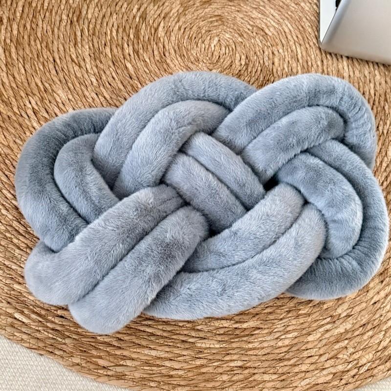 Nordic Circular 8 Shape Cushion With Plush Cover For Sofa Decor