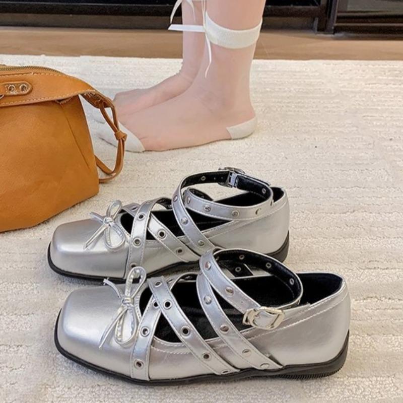 

Модные осенние новые туфли с квадратным носком, неглубокие, с заклепками, пряжкой на ремне, противоскользящие, износостойкие, на низком ходу, с одним ремешком, модные одинарные туфли 35