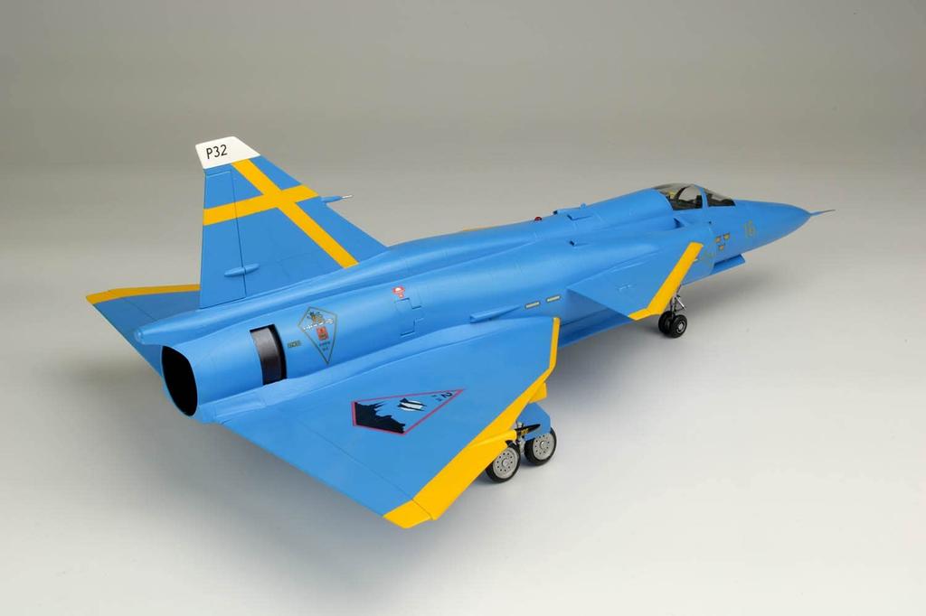 PLATZ/Italeri 1/48 Scale Swedish Air Force JA37 Jaktviggen Blue Peter (Swedish Air Force 75th Anniversary Painted Aircraft) Plastic Model Kit TPA-25