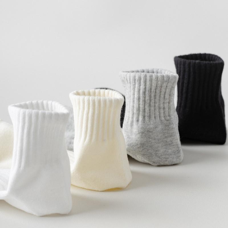 3 Pairs Women's Mid-tube Socks Ankle Socks Vertical Stripes Spring and Autumn Socks Sports Cotton Socks