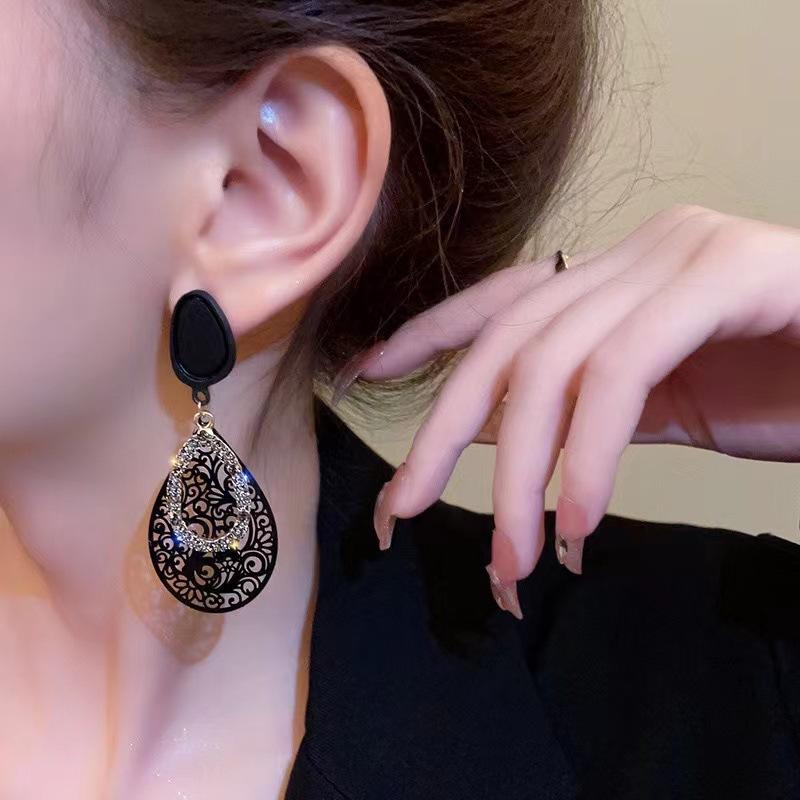 

Узор ретро женские серьги чёрный