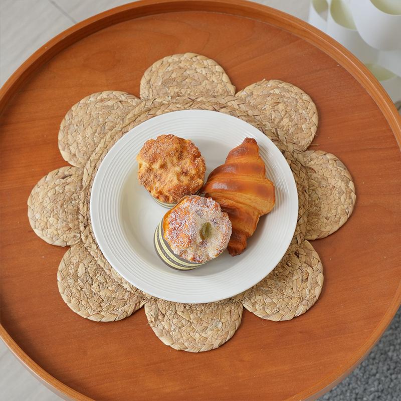 1 Piece of Environmentally Friendly Woven Insulation Mat Household Flower Shaped Durable Multi-purpose Placemat