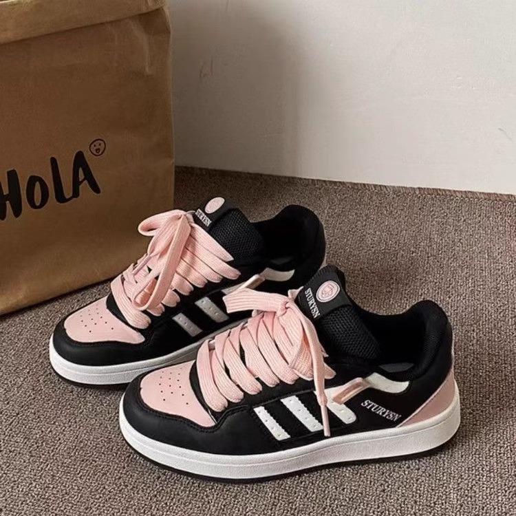2025 New Black Pink Platform Bread Shoes Women's Ins Spring Popular Shoes Students Lightweight Casual Versatile Board Shoes