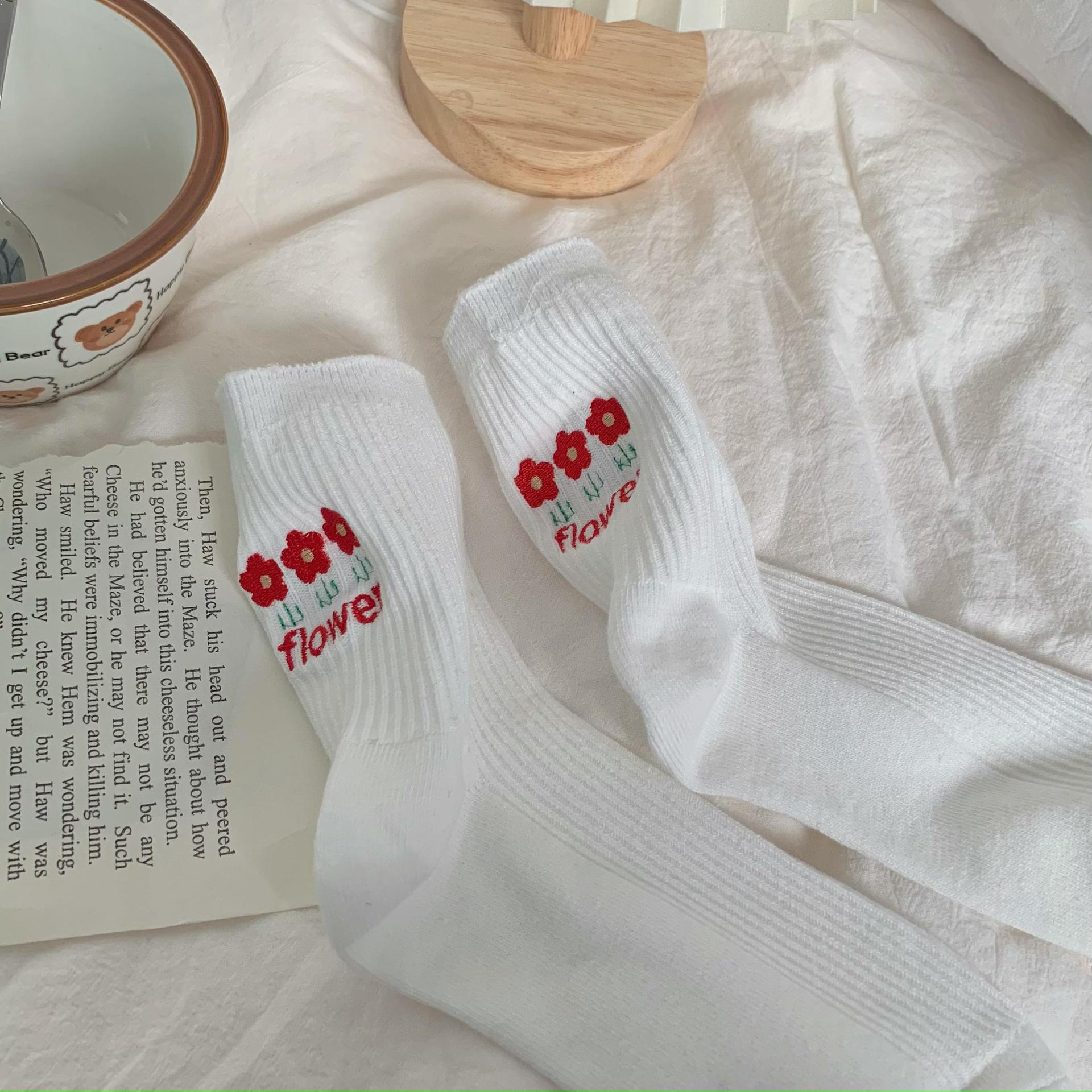 Носки однотонные Пятка Маленький цветок Носки средней длины Белые носки Универсальные Носки для наслоения Студенческий стиль Спортивные носки для студентов