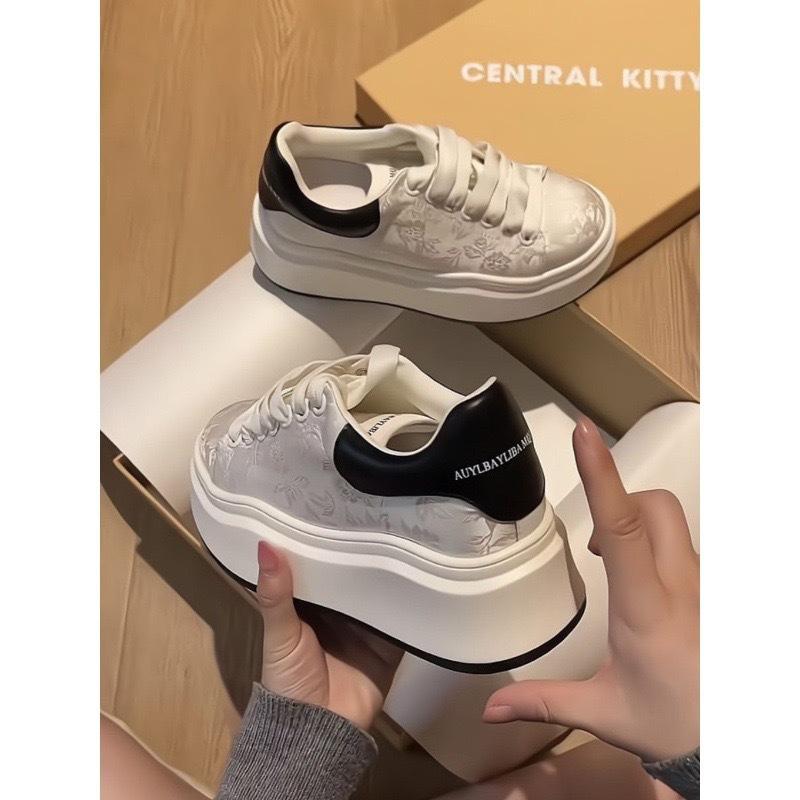 Guofeng Xiaobai Shoes Women's 2025 New Popular Autumn Height Increase Platform Women's Shoes Versatile Sports Board Shoes Guochao