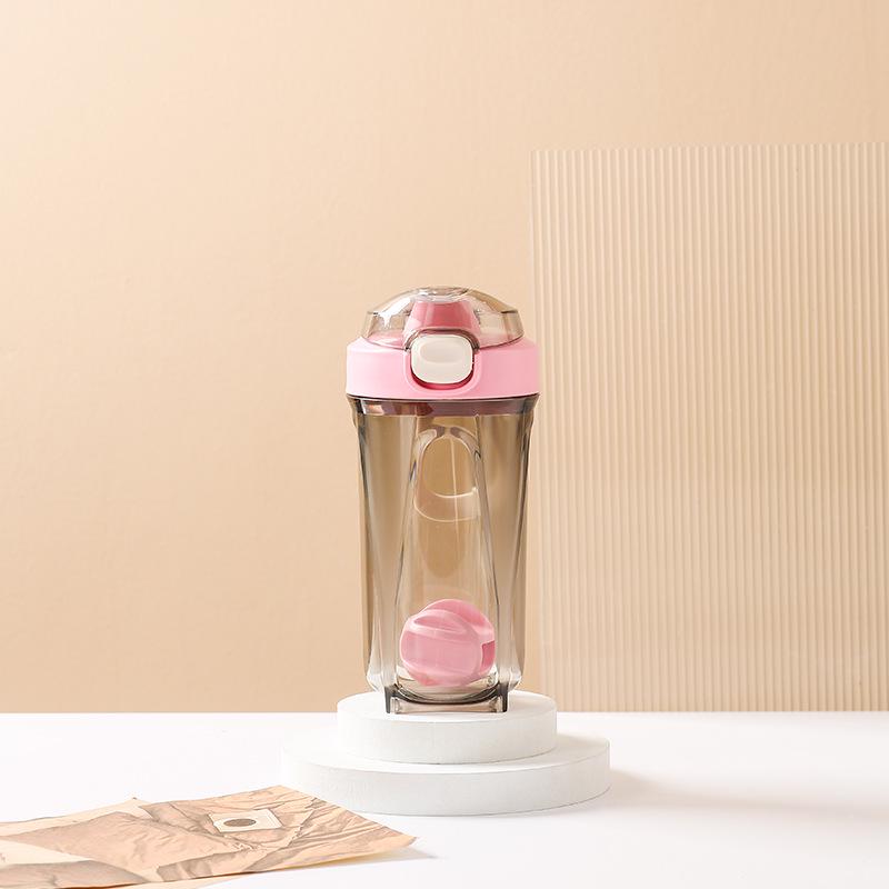 

Портативный шейкерный стакан большой емкости с откидной крышкой для спорта, смузи и протеина 500ml