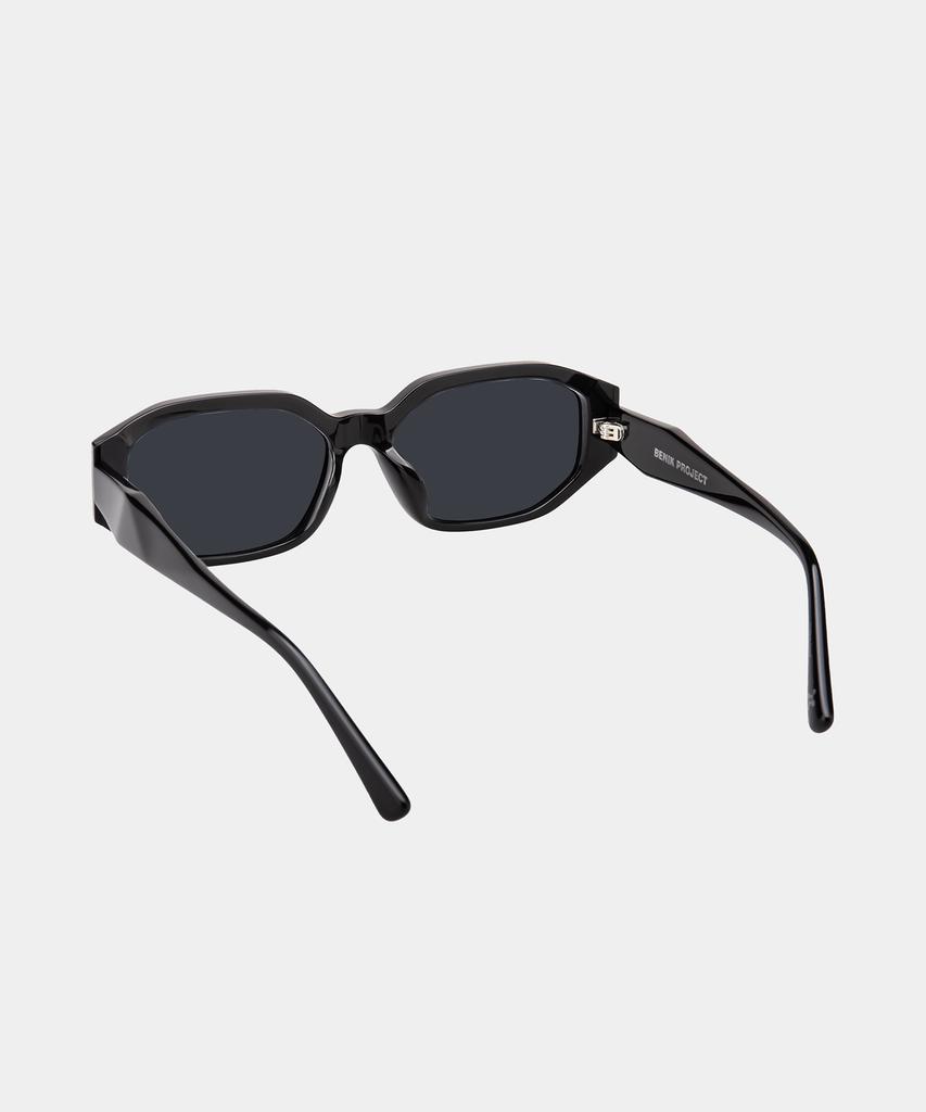 Binikeupeulojegteu Leon C1 Black