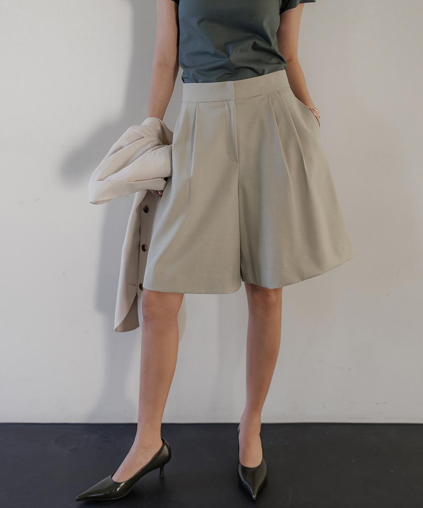 Memua Summer Double-Pleat Half Slacks (Light Khaki)