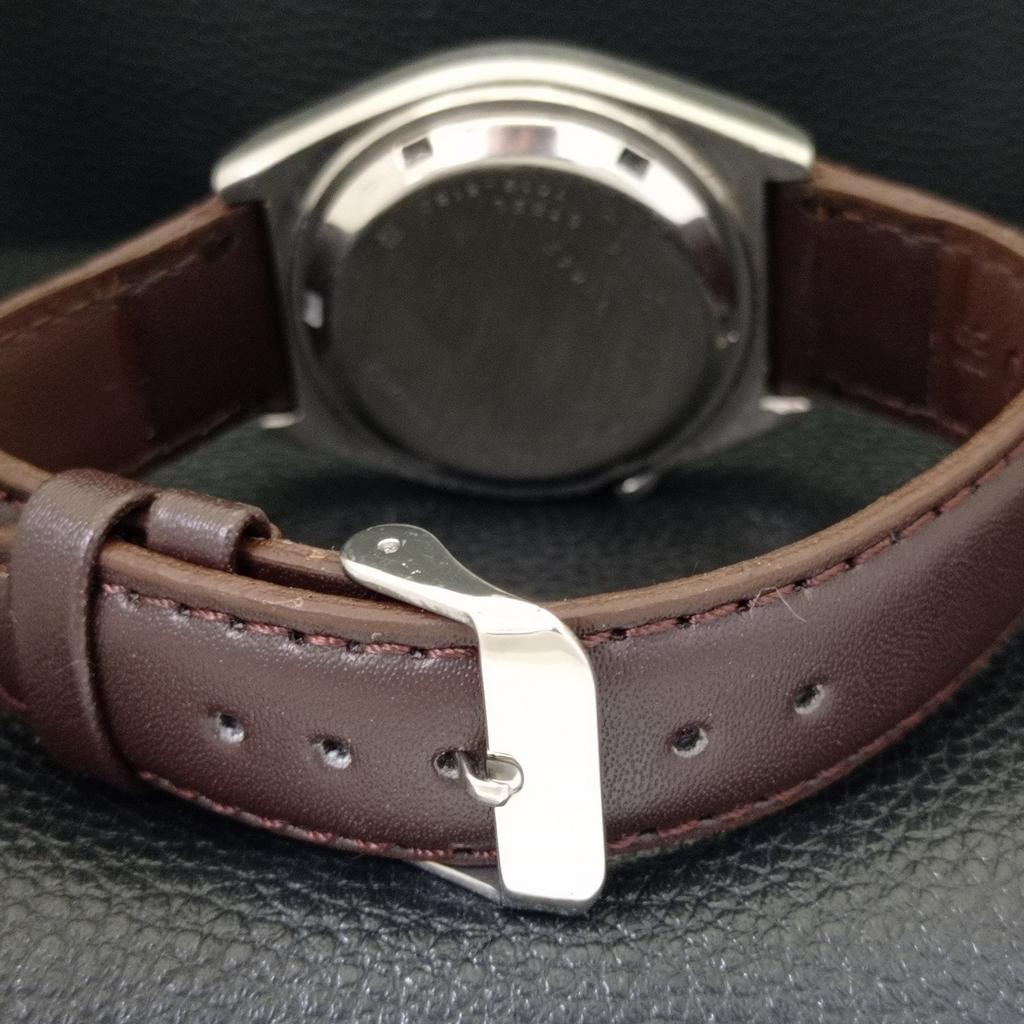 VINTAGE SEIKO 5 AUTOMATIC 7009A JAPAN MENS ARABIC RED COLOR DIAL WATCH a702665-1