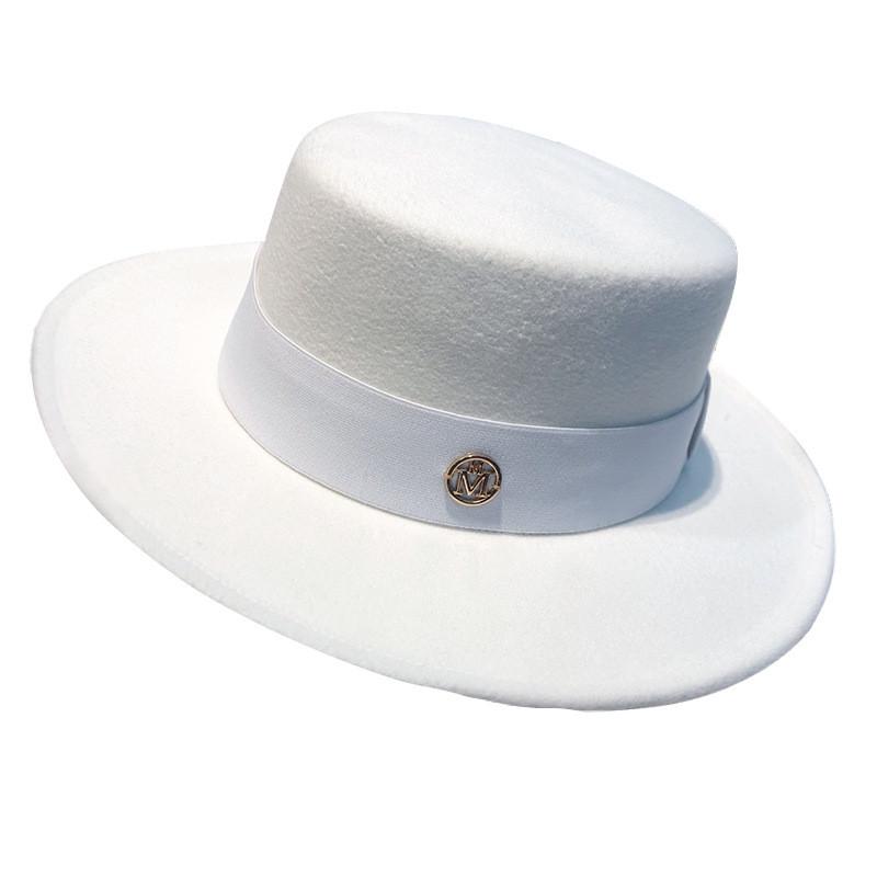 Cappello a tesa piatta in stile britannico con materiale in feltro di lana e tesa larga per la moda invernale