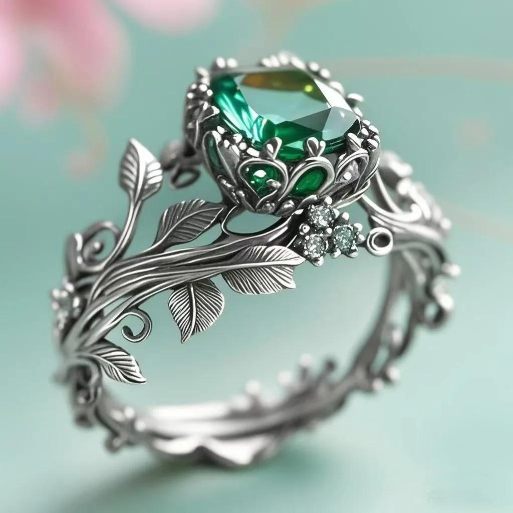 New Hot Selling Totem Ring Creative Vintage Alloy Inlaid Green Crystal Ring 7