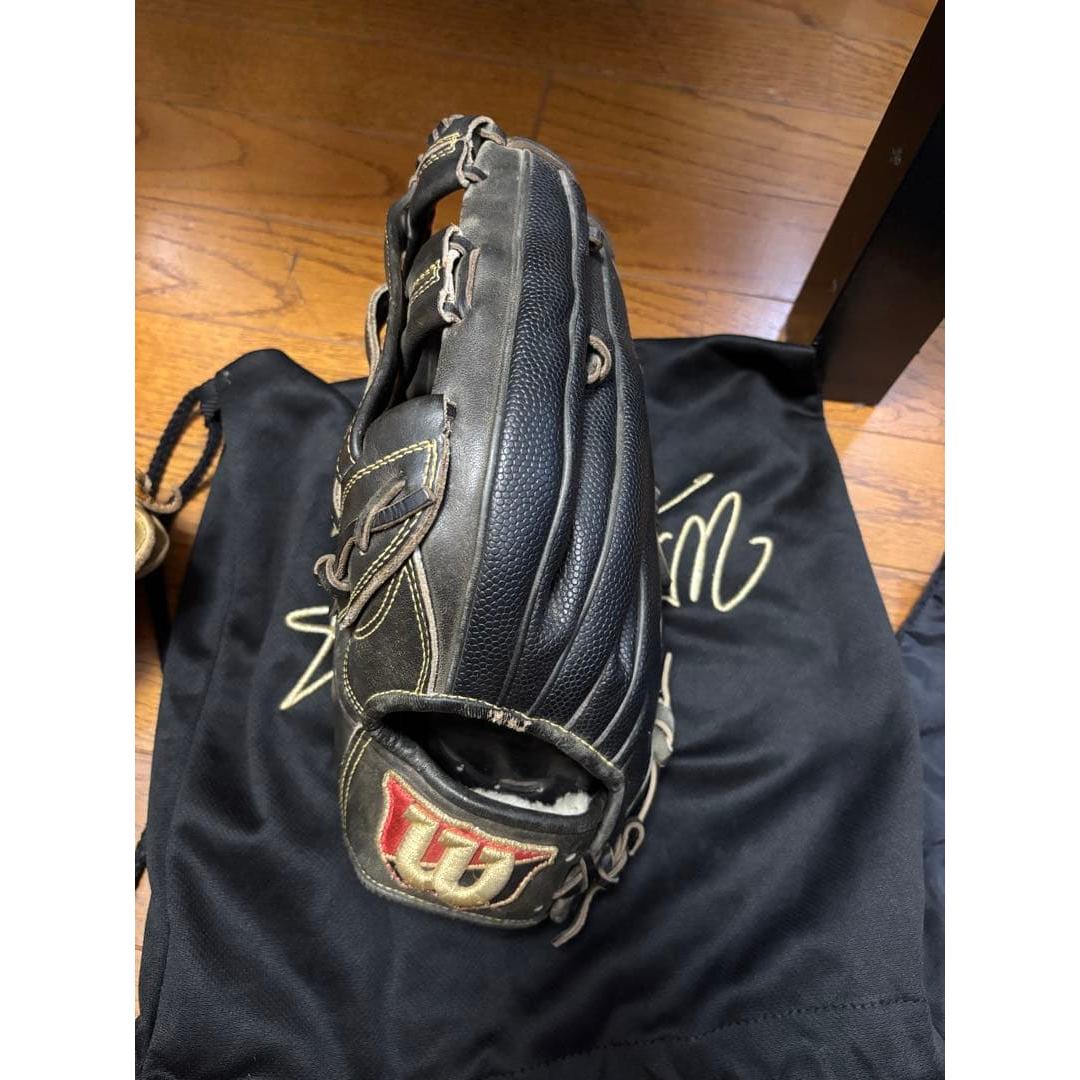 Used Wilson Black Rigid/Left-handed