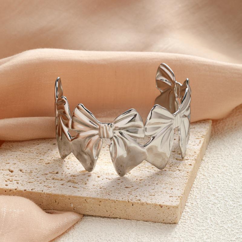 European-American Designer Bow & Heart Teardrop Bracelet Ring for Women's Summer Vacation
