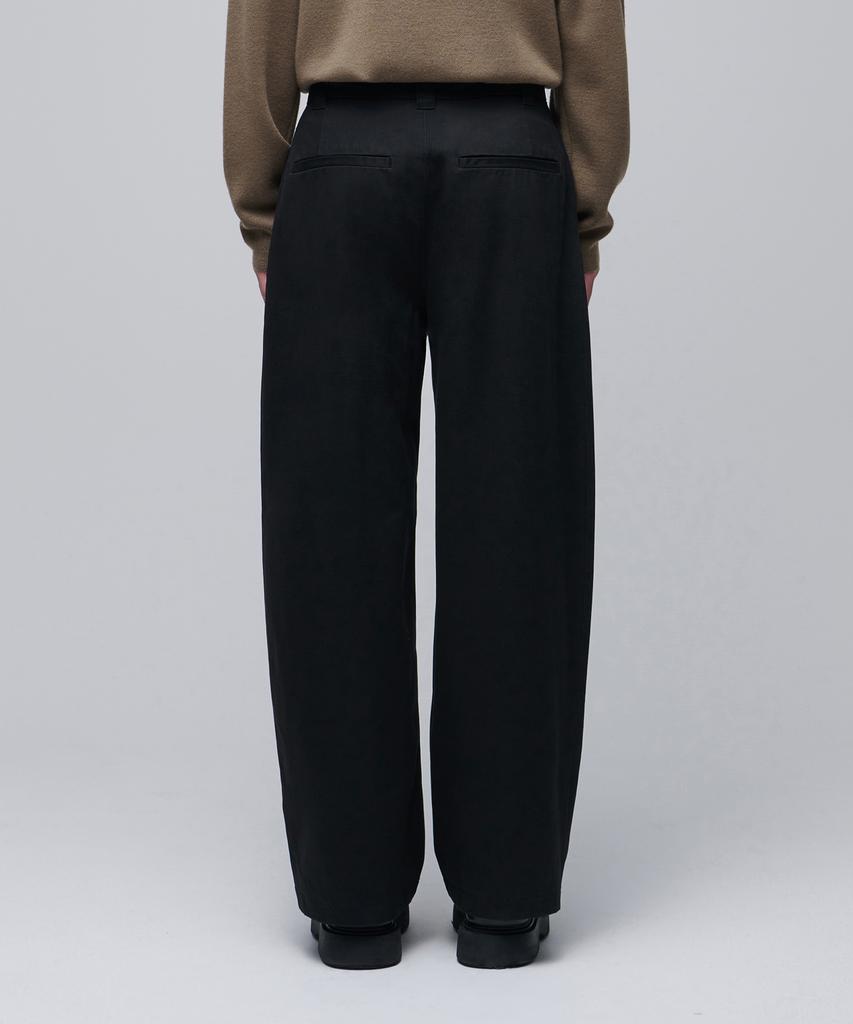MUSINSA STANDARD Curved Wide Chino Pants [Black]