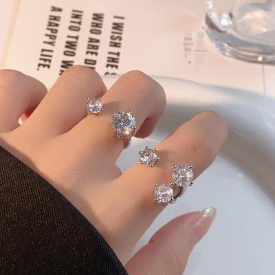 Icy Asymmetric Diamond Ring: Versatile High-End Design for Women