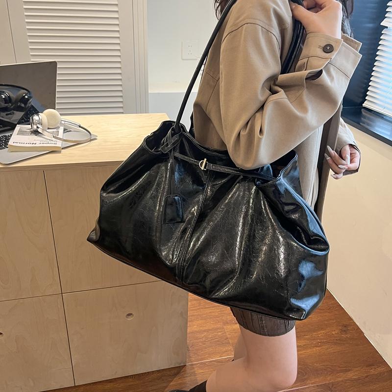 Borsa Tote in Pelle Lucida da Donna Grande Capacità Borsa a Spalla Borsa a Mano di Design alla Moda Uso Quotidiano Stile Classico