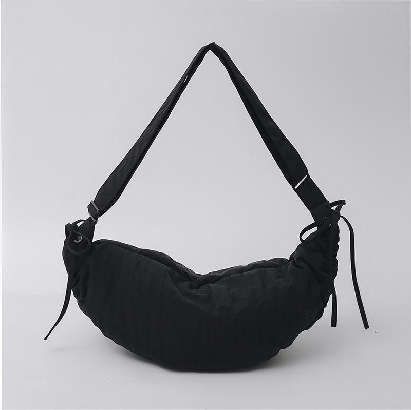 

2024 Легкая женская нейлоновая парусиновая сумка кроссбоди и подмышку в стиле корейской пельмешки One Size чёрный