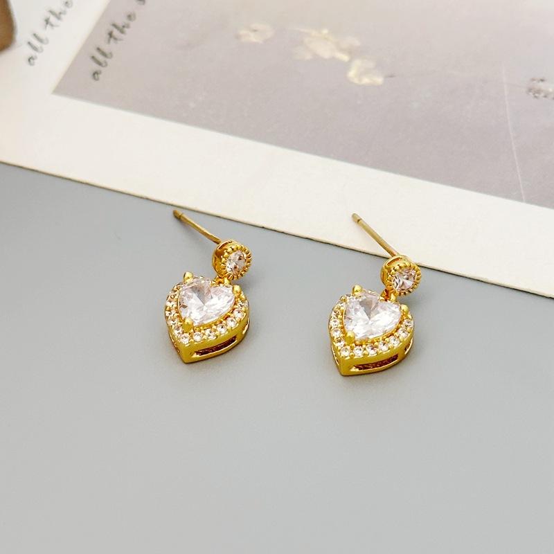 Design Women S Earrings, Sweet And Cool Style Love Zircon Stud Earrings.