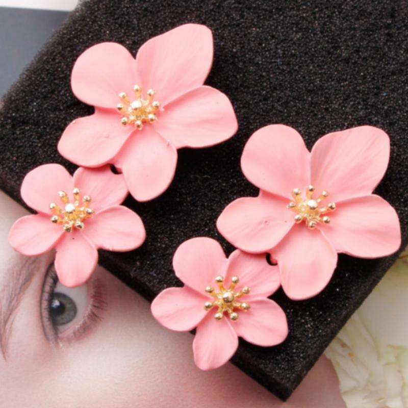 Koreańskie kolczyki kwiatowe damskie
