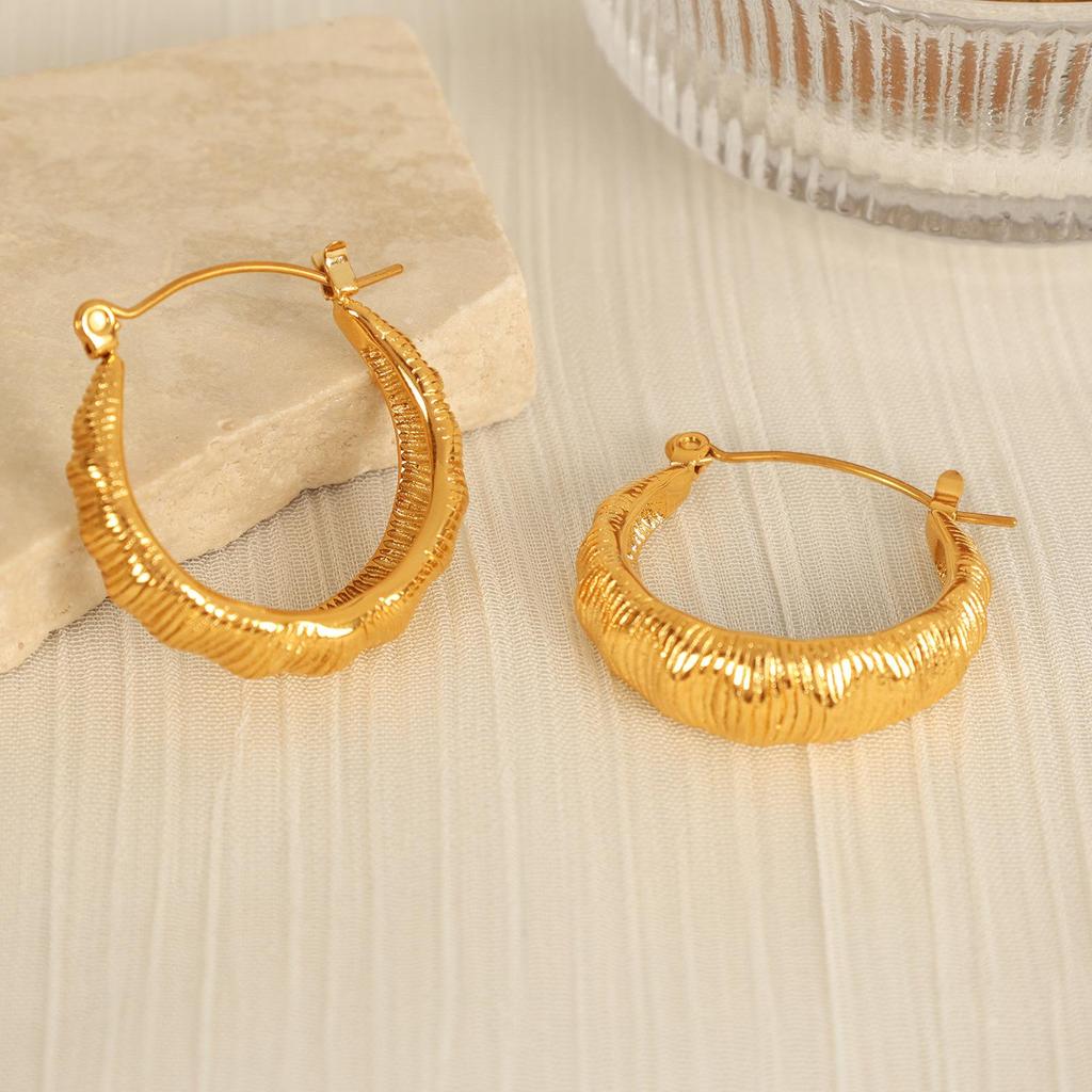 Elegant Geometric Luxury Jewelry: Niche C Circle Stud & Hoop Earrings for Women