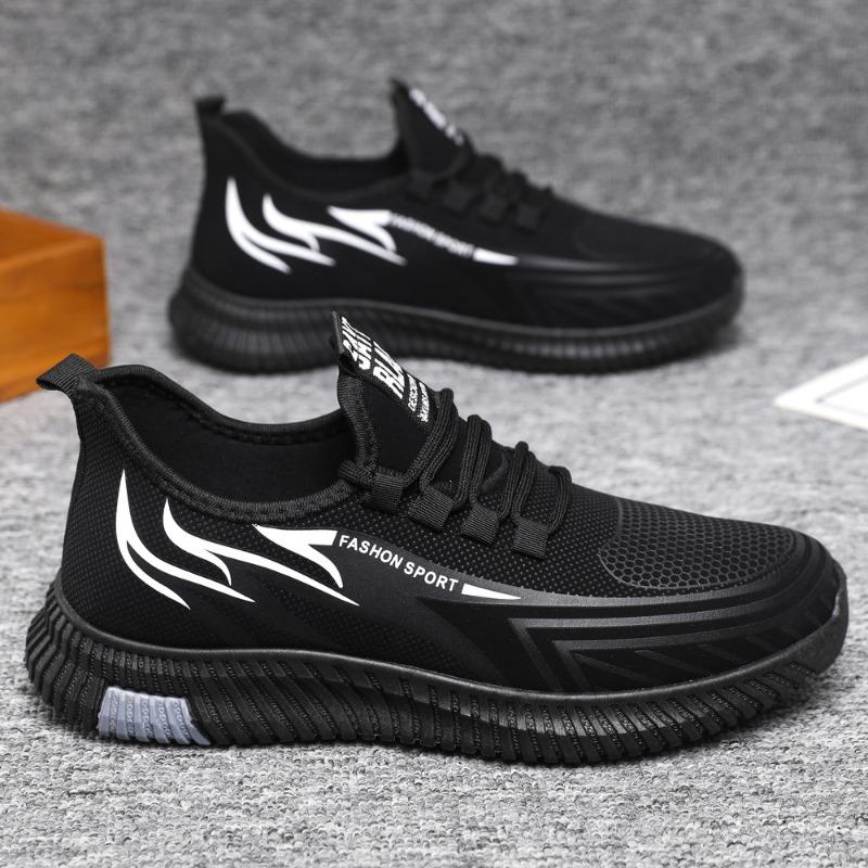 Nieuwe herenschoenen zijn lichte, comfortabele, modieuze en veelzijdige casual reisschoenen, jonge en jeugdige hardloop- en sportschoenen met dikke zolen.