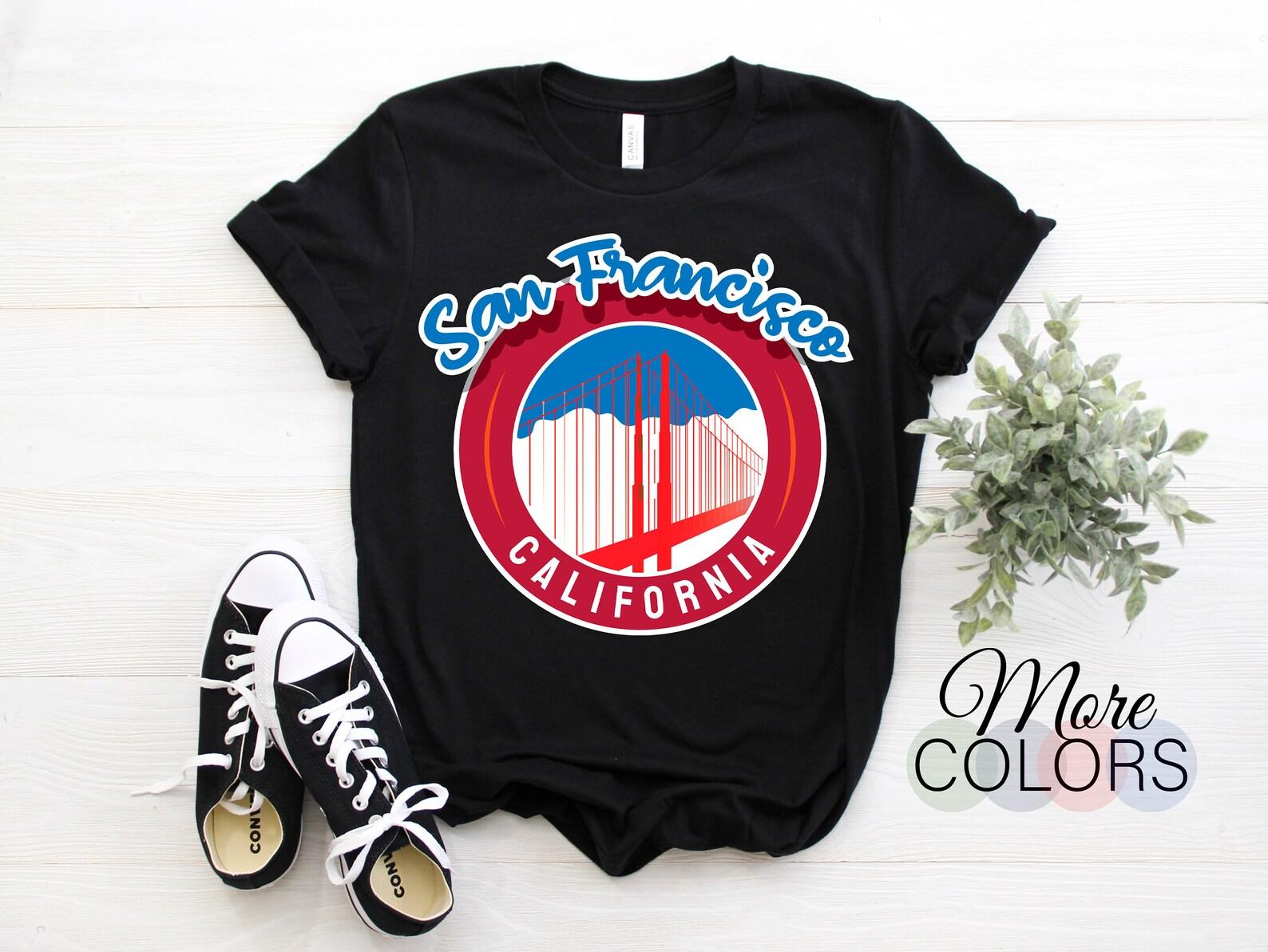 California San Francisco City Gift Golden Gate Bridge Souvenir SF T-Shirt, USA US West Coast Gifts, Travel Skyline Cityscape Vintage Design, 130