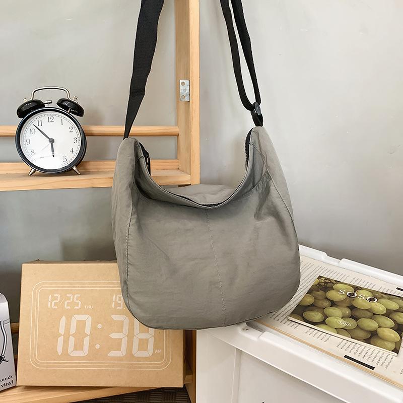 Commuter To Work Women's Messenger Bag 2025 Casual Fashion Small Fresh Casual Shoulder Bag Men's and Women's Commuter Small Satchel