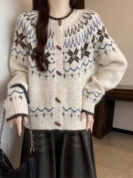 Women's French Retro Jacquard Knit Cardigan - 2026 Autumn/Winter Fair Isle Horn Button Sweater Coat