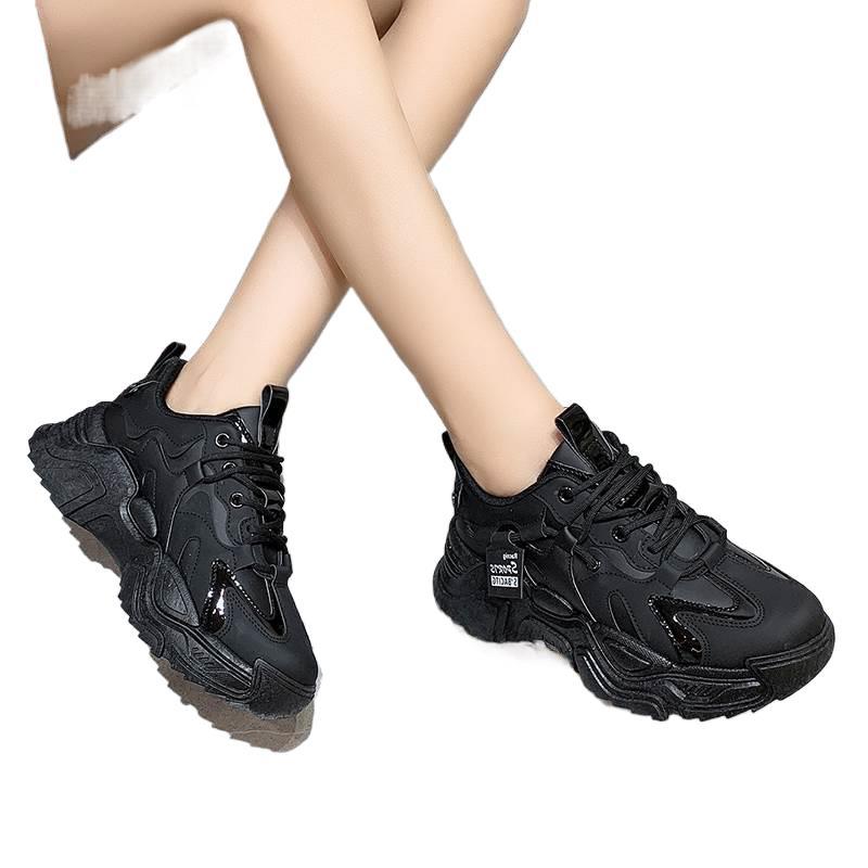 New models show feet, spring dad shoes, women's small versatile Hong Kong style platform sneakers, spring fried street fashionable and comfortable