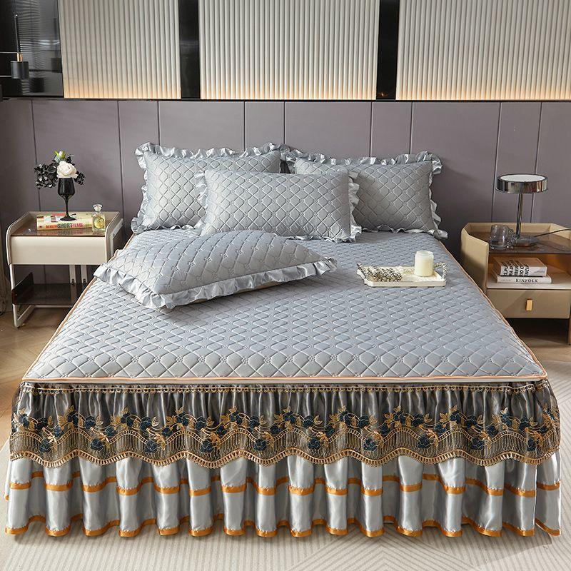 3pcs Bedroom Set High-End Crystal Velvet Bed Skirt Three-Piece Set with Thick Lace Trim, Korean Princess Style Warm and Non-Slip Mattress Cover