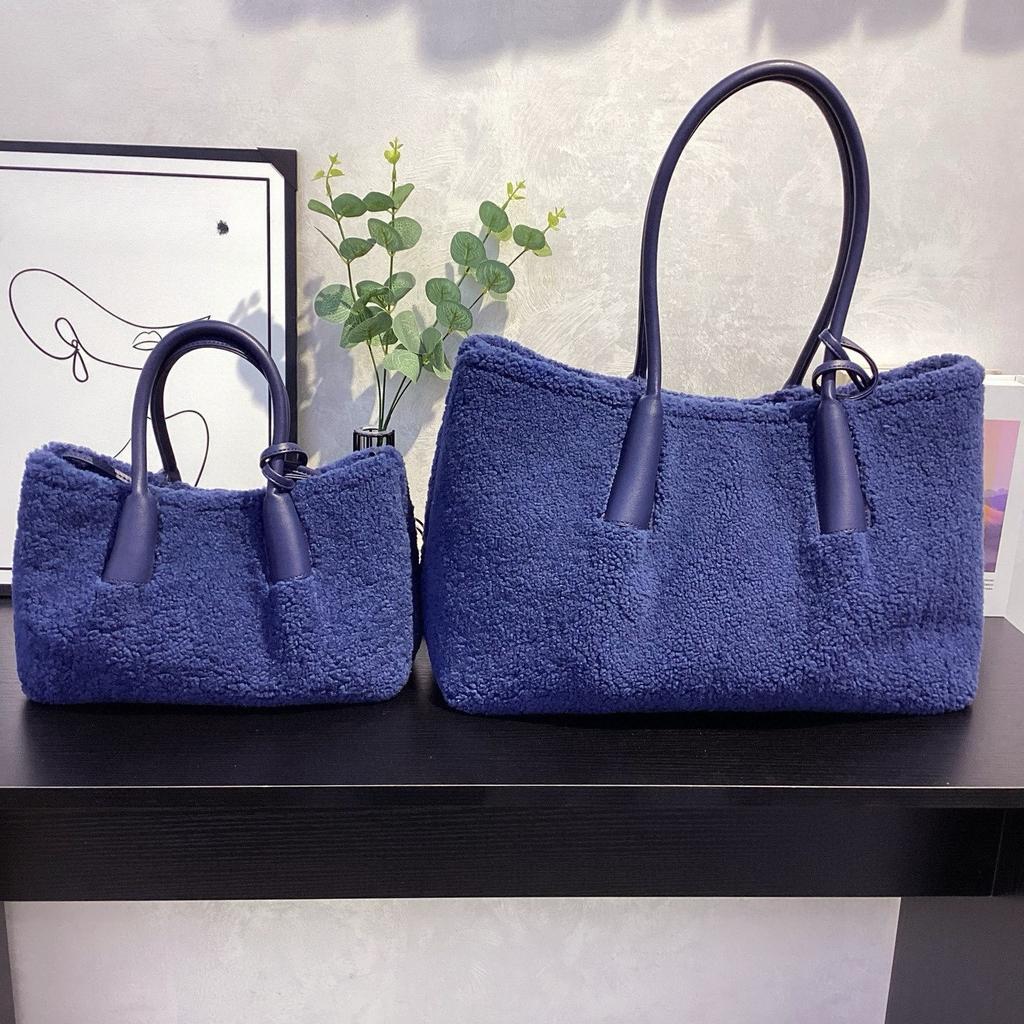 Large Capacity Simple Winter Women's Bag 2025 New Trendy Fashion Handbag One-shoulder Wool Foreign Style Tote Bag