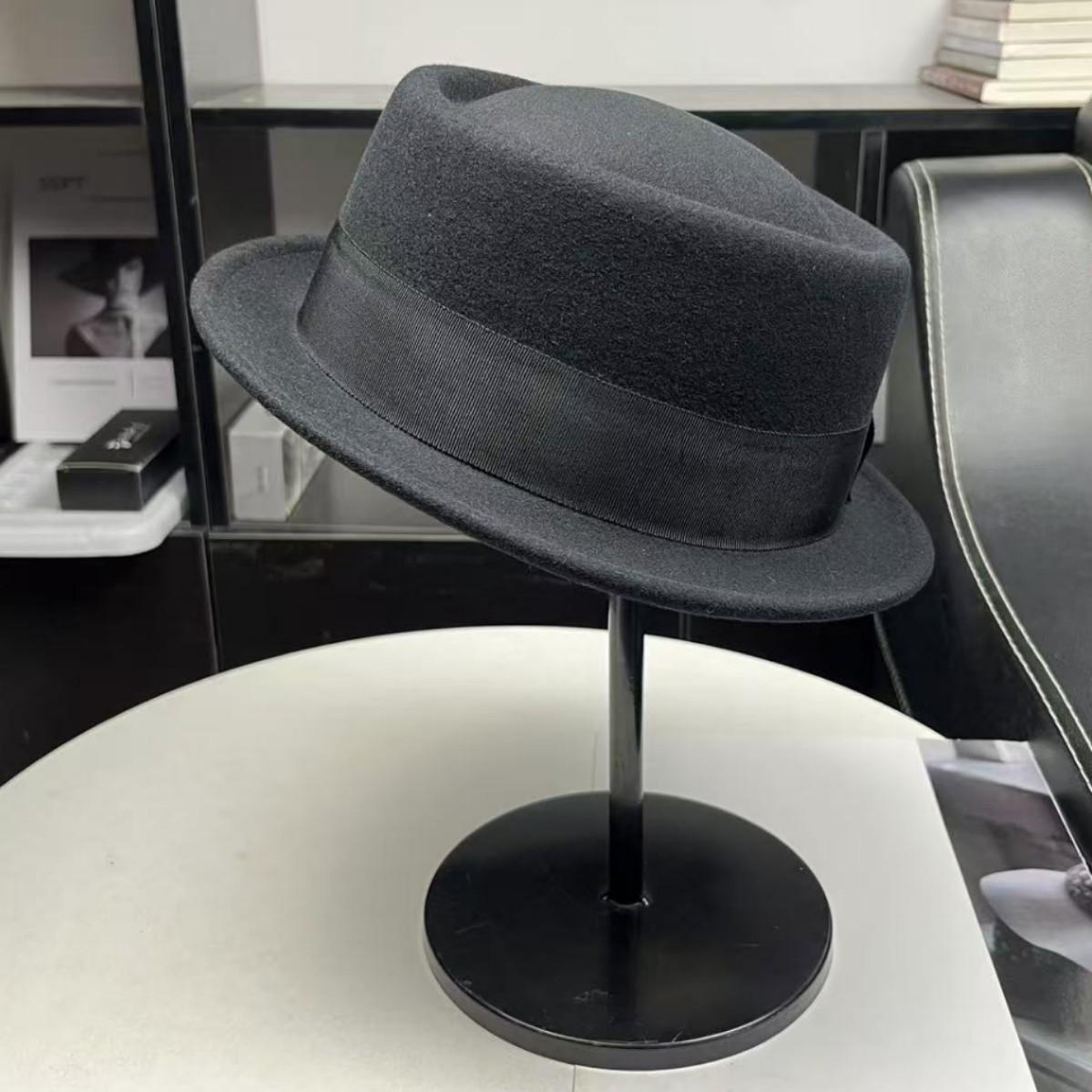 

French celebrity retro men s and women s white brimmed top hats autumn and winter British style versatile Panama wool hats versatile one size adjustable